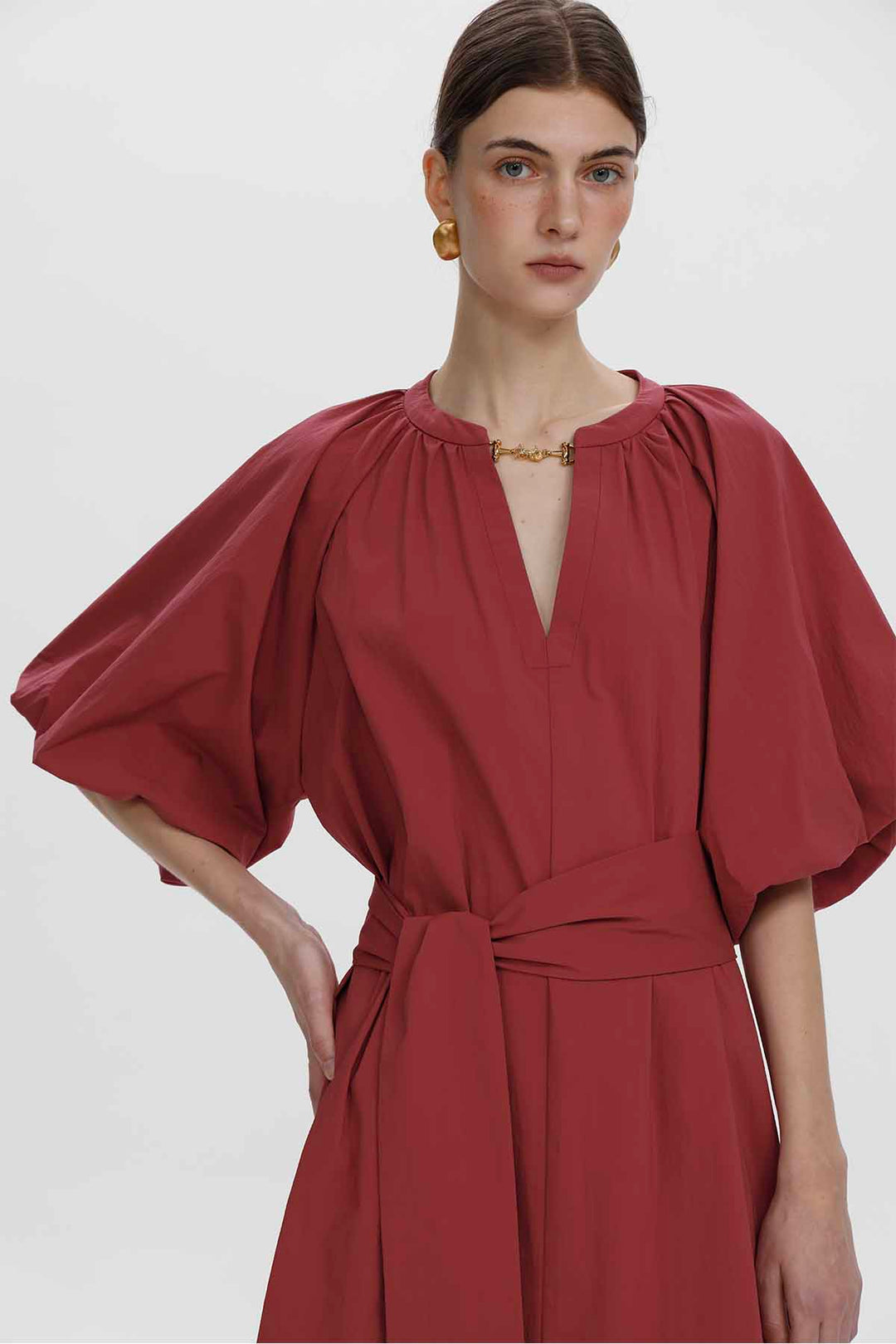 Bettina Midikleid mit Cape-Ärmeln und Gürtel