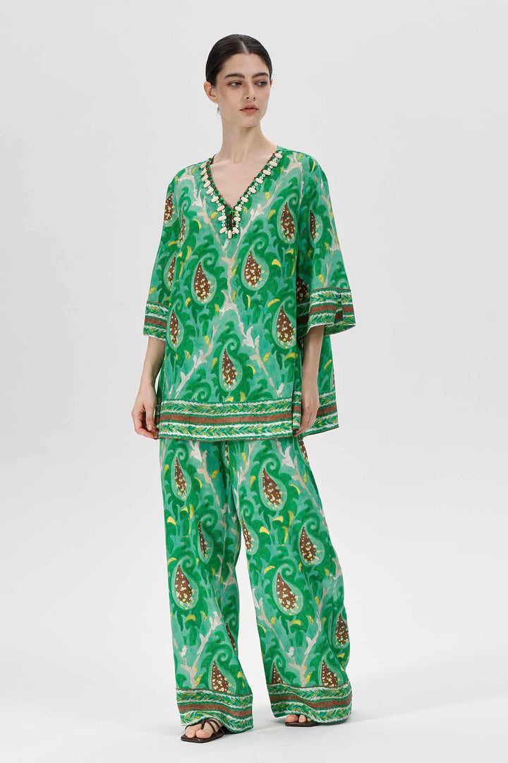 Conjunto de seda con diseño de cachemira esmeralda y cuentas Talia