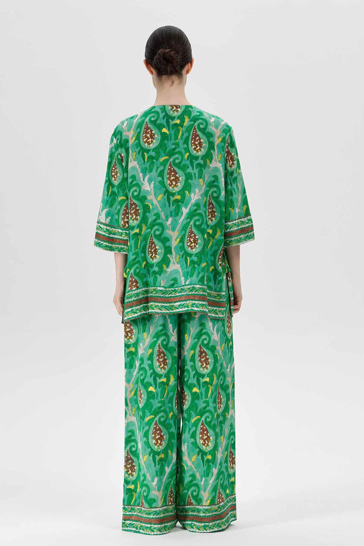 Conjunto de seda con diseño de cachemira esmeralda y cuentas Talia