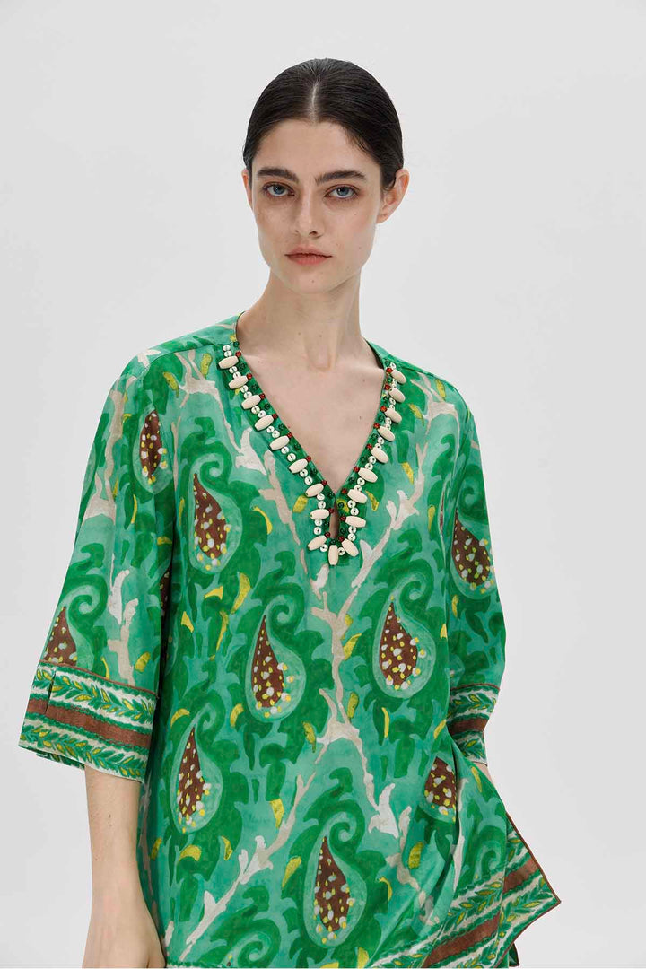 Conjunto de seda con diseño de cachemira esmeralda y cuentas Talia