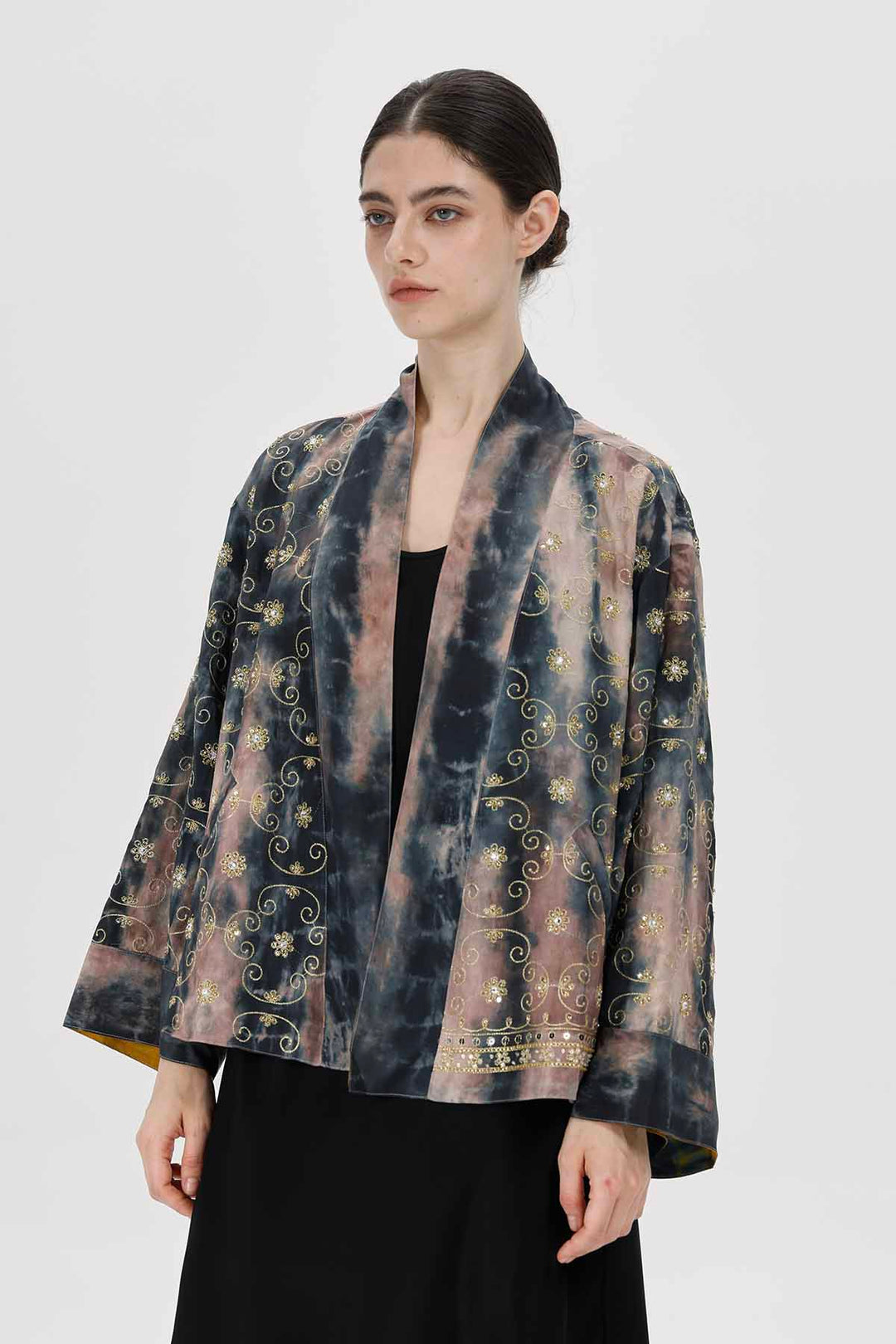 سترة كيمونو حريرية من Nefeli