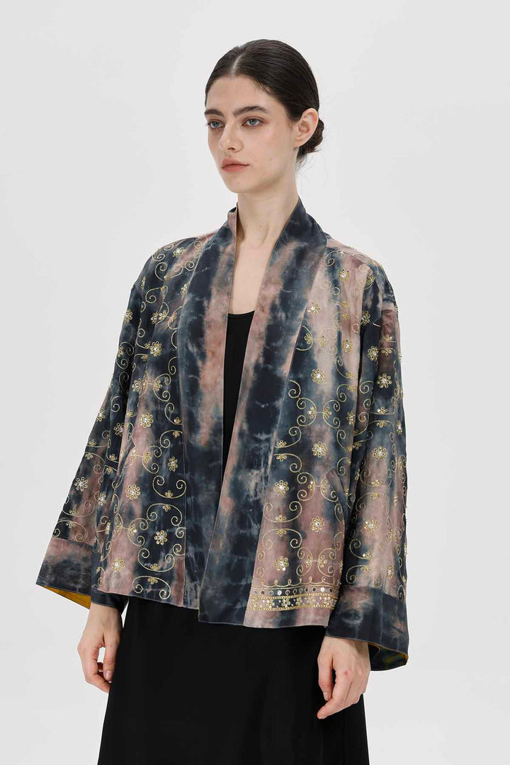 سترة كيمونو حريرية من Nefeli