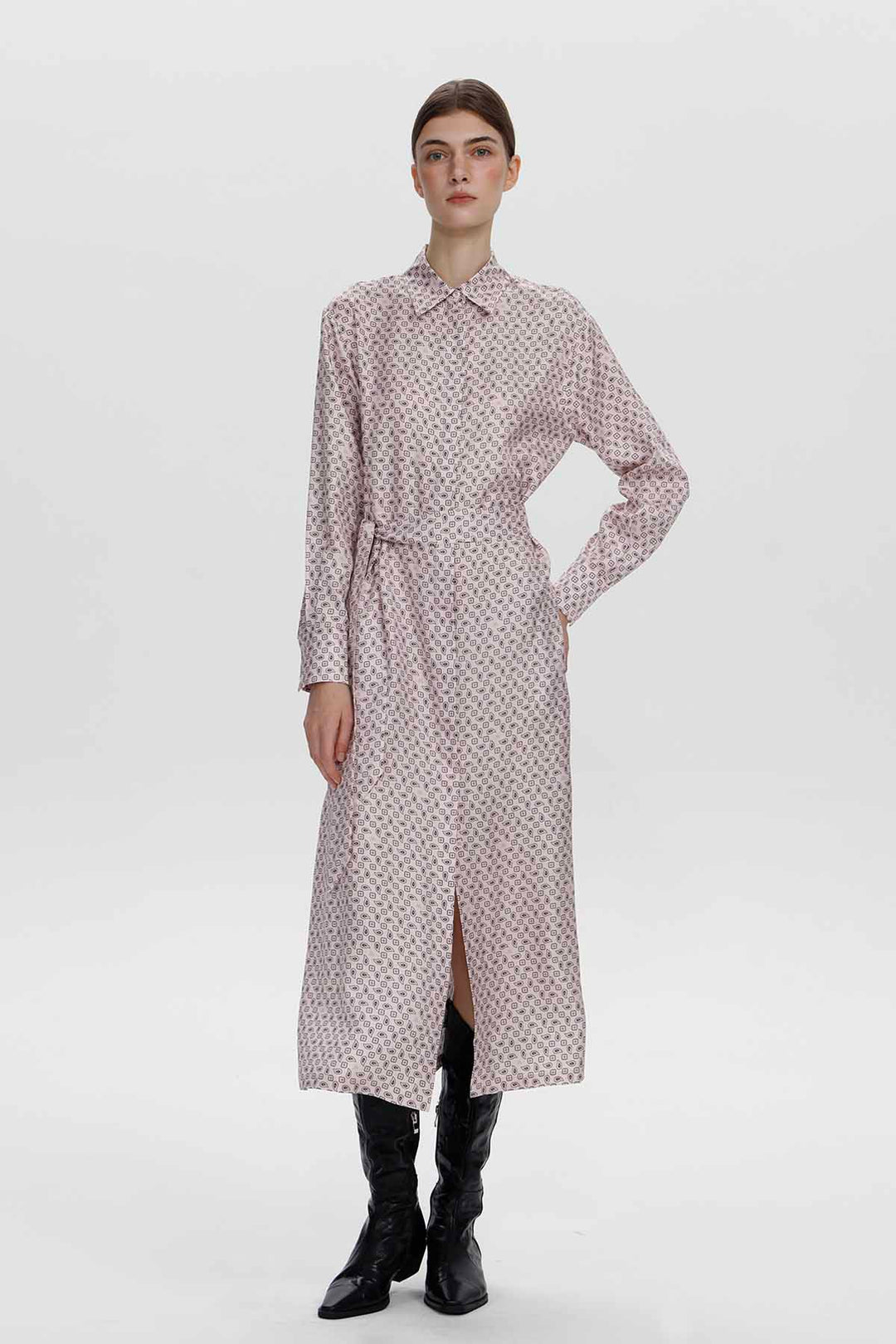 Charlotte-Hemdkleid mit Mikroprint und Gürtel