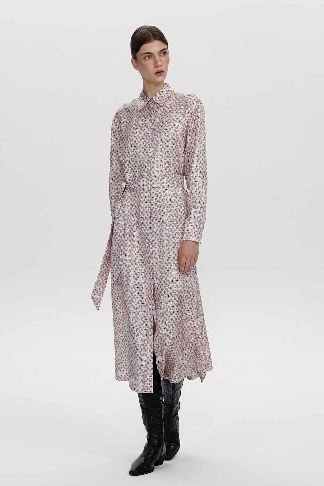 Charlotte-Hemdkleid mit Mikroprint und Gürtel