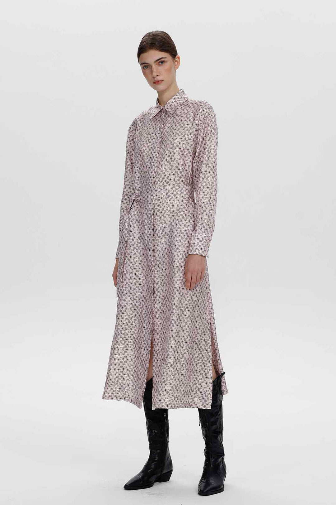 Charlotte-Hemdkleid mit Mikroprint und Gürtel
