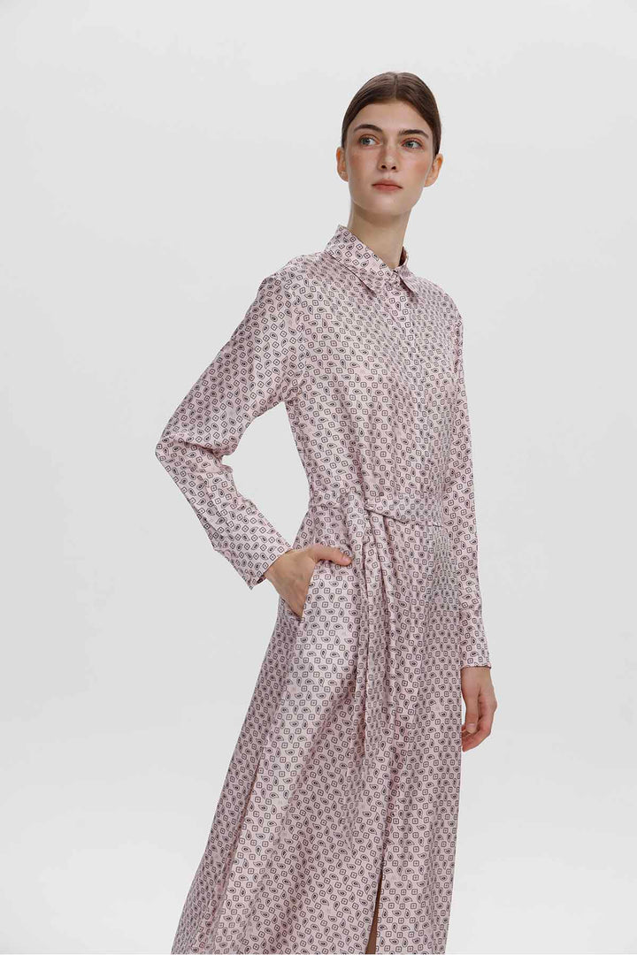 Charlotte-Hemdkleid mit Mikroprint und Gürtel