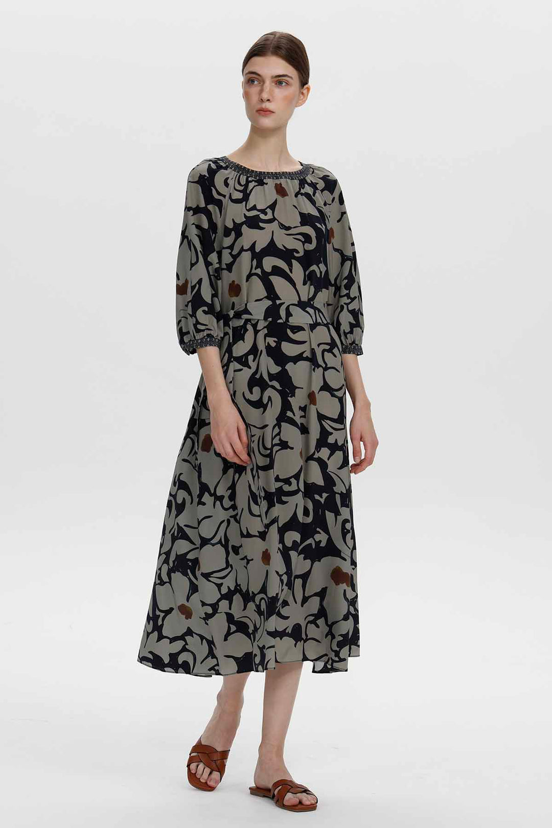 Vestido midi floral de seda Genevieve