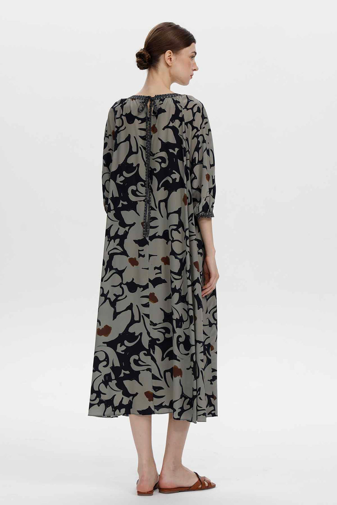 Vestido midi floral de seda Genevieve