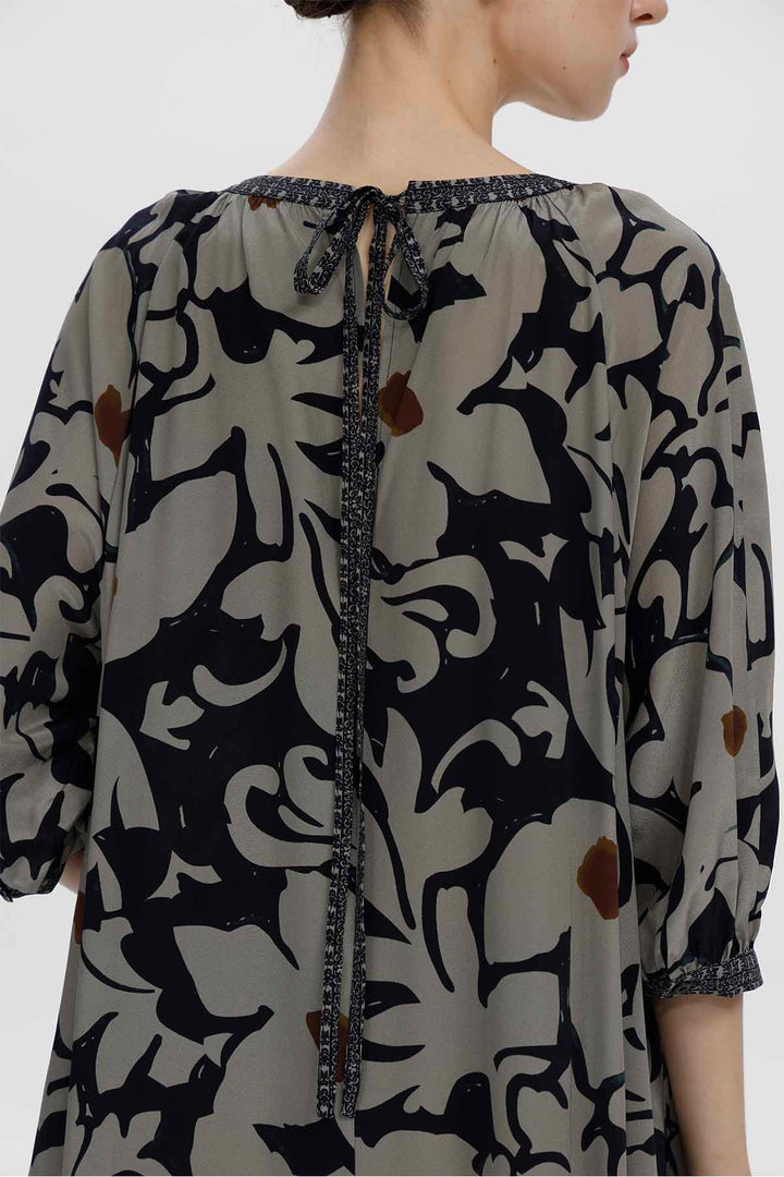 Vestido midi floral de seda Genevieve