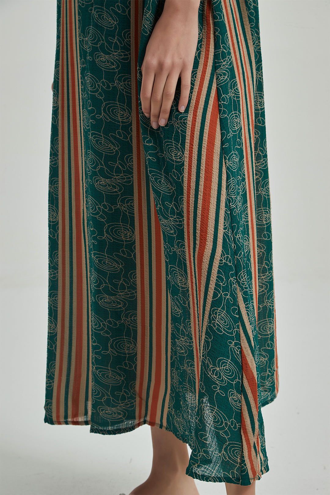 Robe en soie confortable à rayures de couleurs contrastées