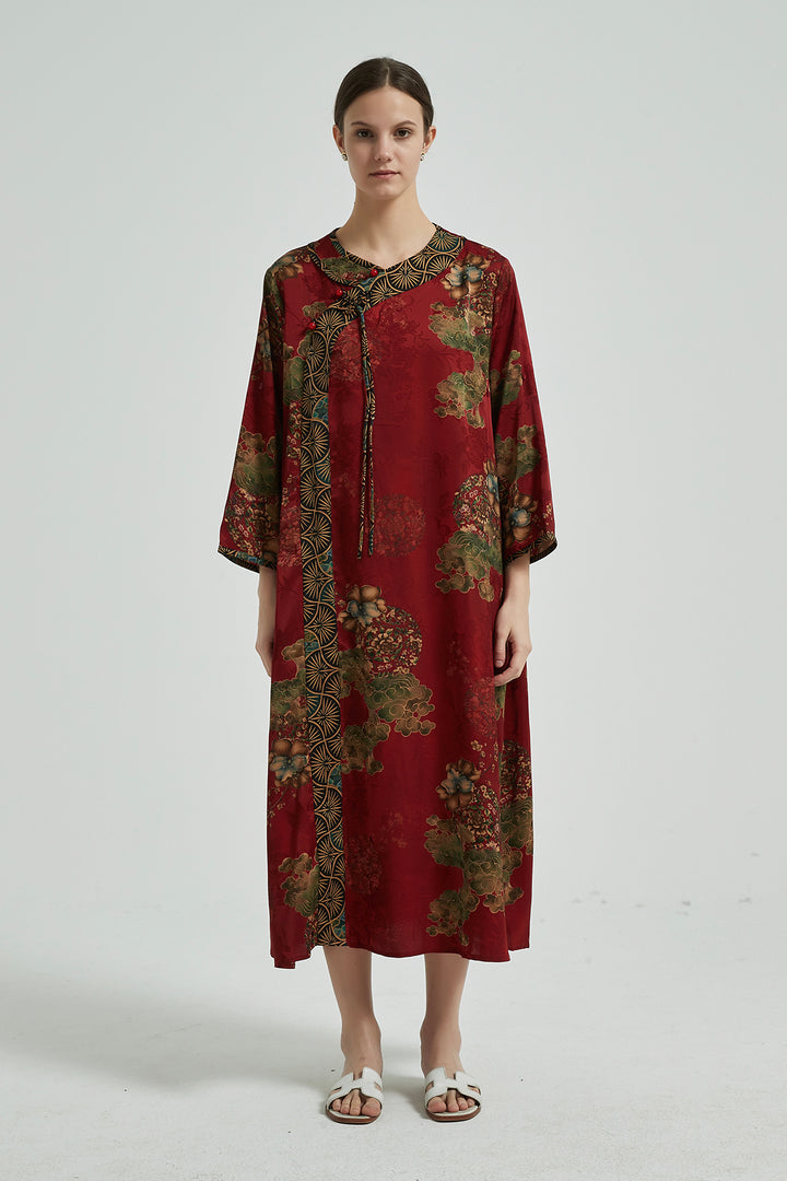 Vestido maxi vintage de seda com botões e retalhos florais vermelho