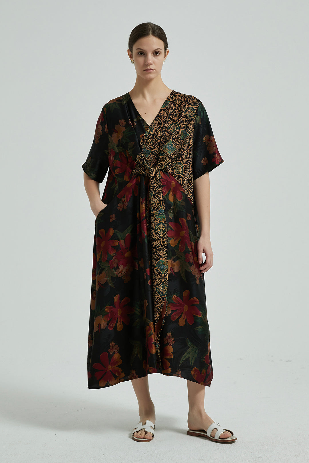Vestido maxi floral vintage de seda com decote em V patchwork