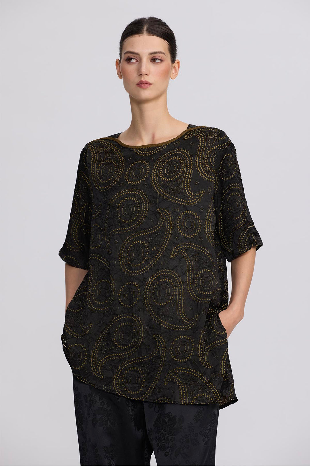 Leslie Short Sleeve Blouse