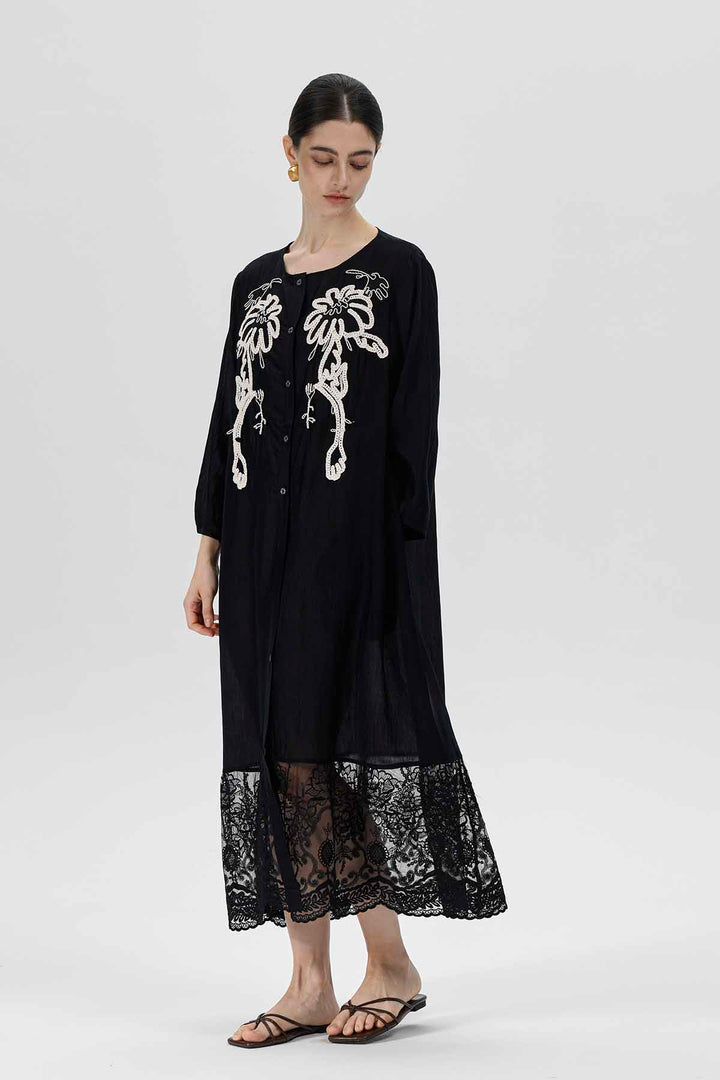 Vestido Kaia con bordado en el bajo de encaje