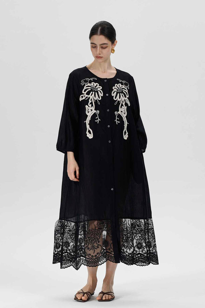 Vestido Kaia con bordado en el bajo de encaje