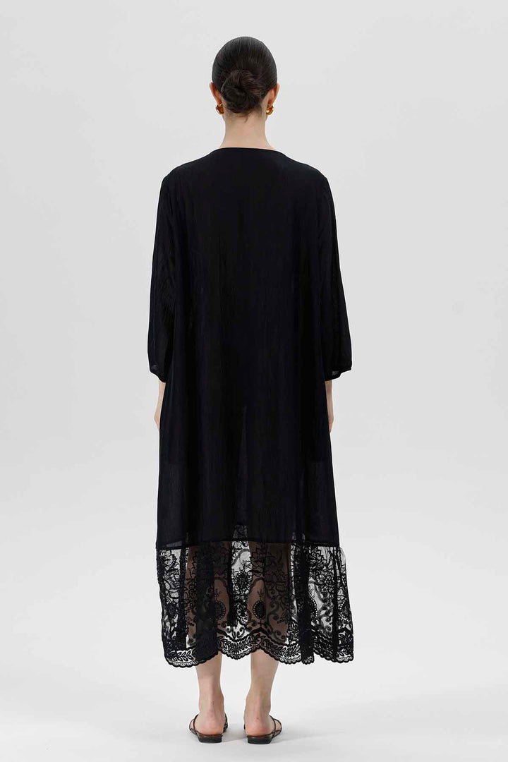 Vestido Kaia con bordado en el bajo de encaje