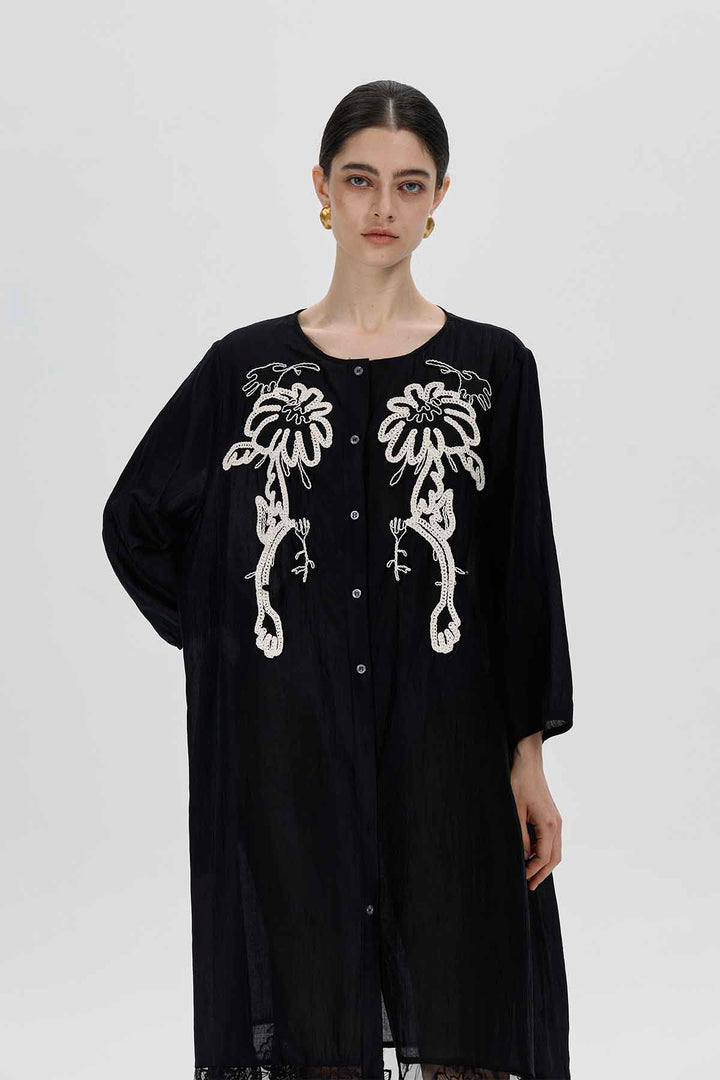 Vestido Kaia con bordado en el bajo de encaje