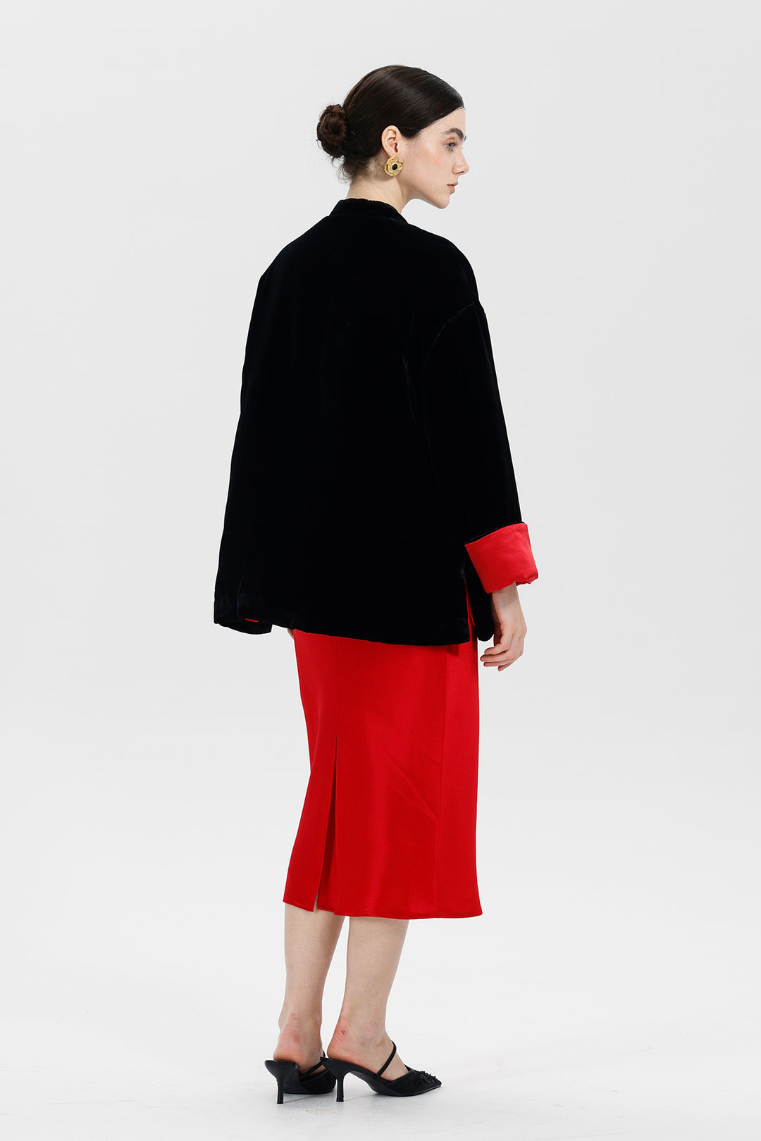 Kaia Mandarin Collar Buttoned Velvet Suit