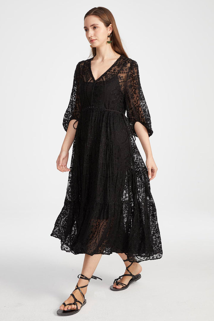 Riya Lace Dress in Black