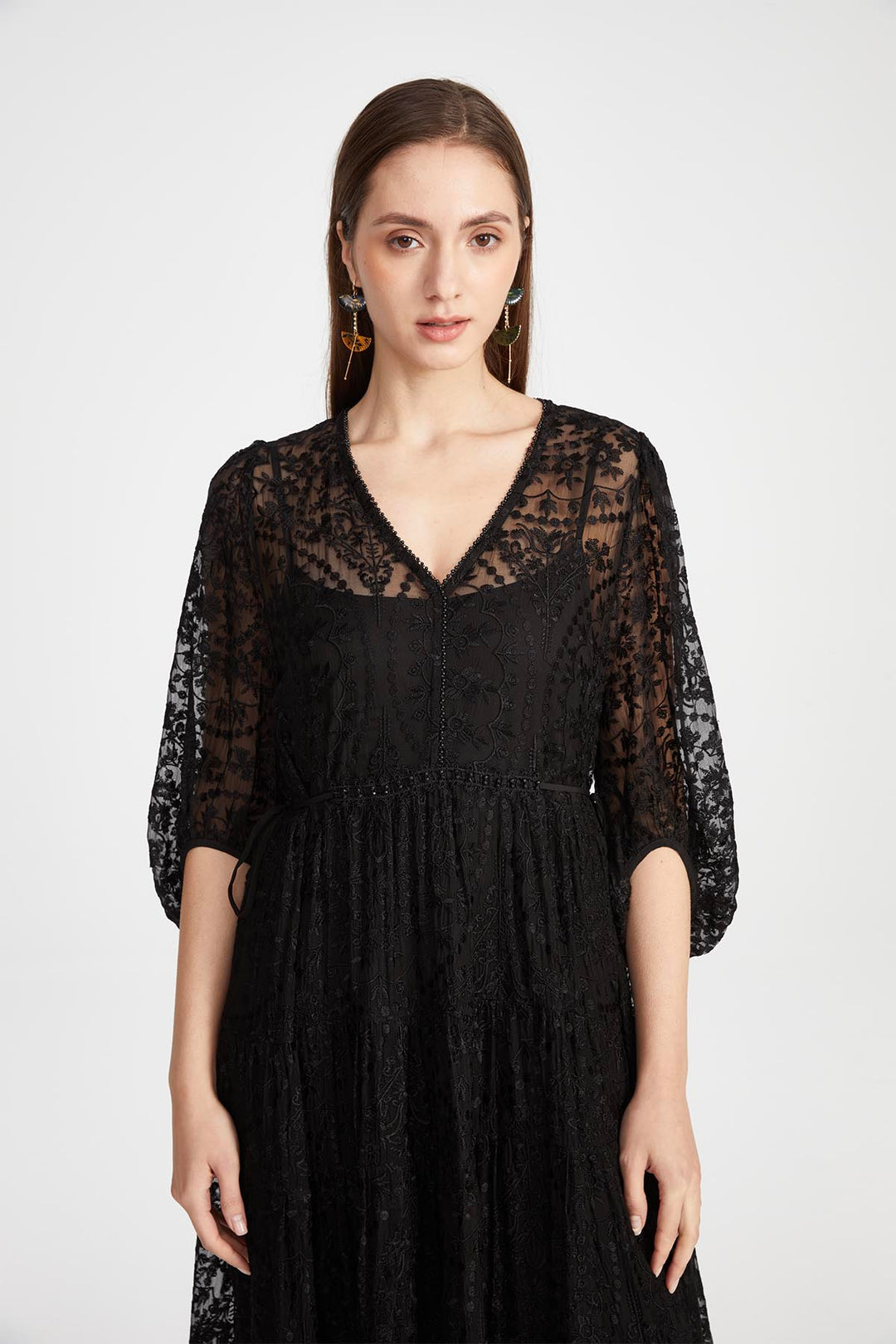 Riya Lace Dress in Black