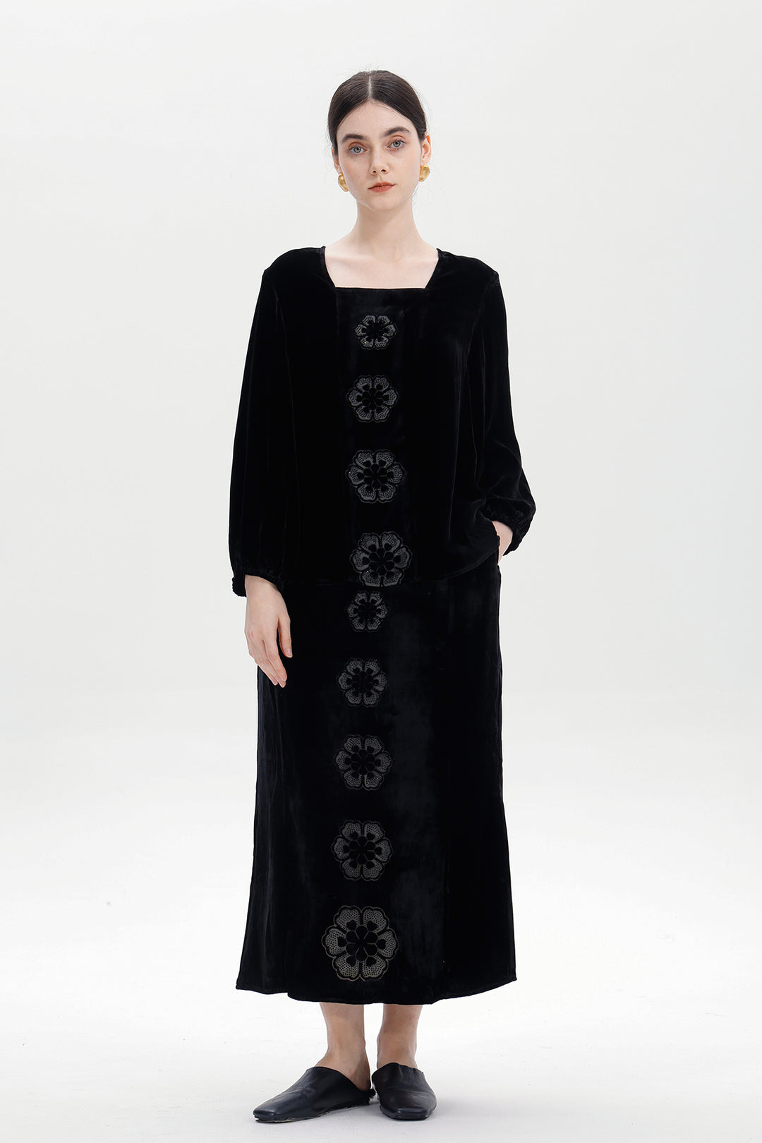 Soma Silk Velvet Embroidered Set